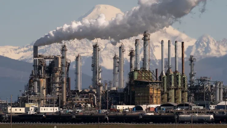 Analysis of The Development Status of New Energy Industry Under The Background of Low-carbon Economy